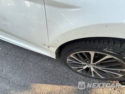 2018 Toyota Camry SE - zdjęcie 36 z 100 - miniatura