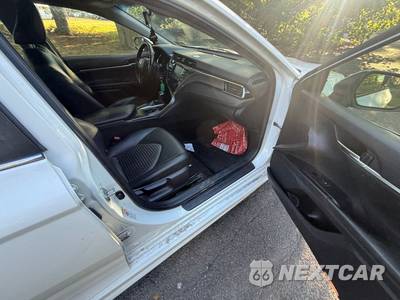 2018 Toyota Camry SE - zdjęcie 52 z 100 - miniatura