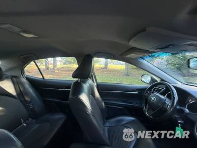 2018 Toyota Camry SE - zdjęcie 61 z 100 - miniatura