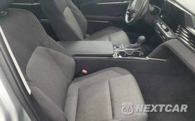 2025 Toyota Camry LE - zdjęcie 22 z 31 - miniatura