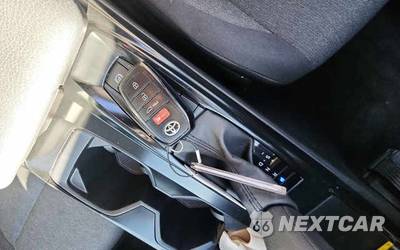 2025 Toyota Camry LE - zdjęcie 16 z 31 - miniatura