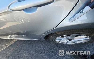 2025 Toyota Camry LE - zdjęcie 28 z 31 - miniatura