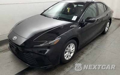2025 Toyota Camry LE - zdjęcie 1 z 33 - miniatura