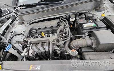 2025 Hyundai Venue SEL - zdjęcie 5 z 30 - miniatura