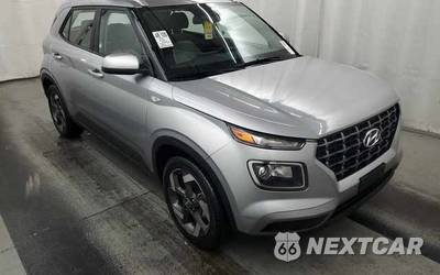2025 Hyundai Venue SEL - zdjęcie 2 z 30 - miniatura
