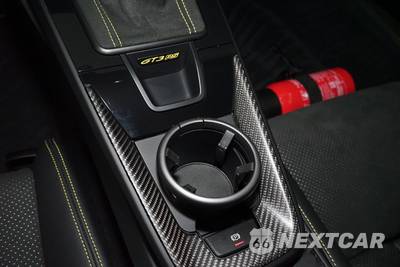 2025 Porsche 911 GT3 RS - zdjęcie 26 z 42 - miniatura