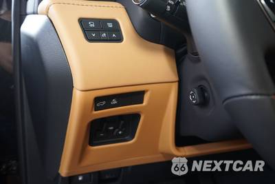 2026 Lexus LX 700h Luxury - zdjęcie 32 z 38 - miniatura