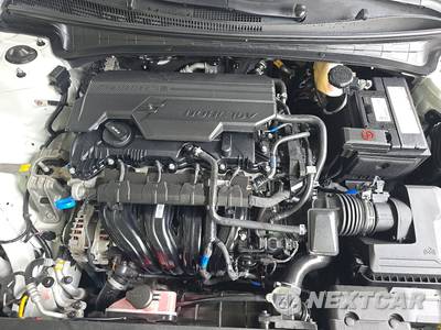 2025 Hyundai Elantra SEL Sport - zdjęcie 15 z 33 - miniatura