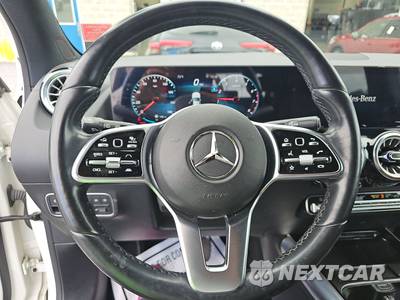 2022 Mercedes-Benz GLA 250 4MATIC - zdjęcie 10 z 33 - miniatura