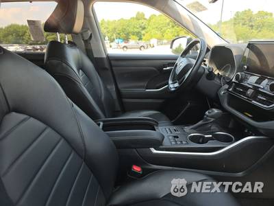 2023 Toyota Highlander XLE - zdjęcie 8 z 32 - miniatura