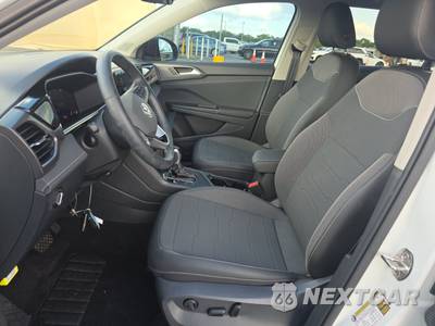 2025 Volkswagen Taos SE Black - zdjęcie 7 z 19 - miniatura