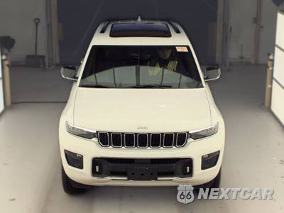 2022 Jeep Grand Cherokee Overland - zdjęcie 2 z 20 - miniatura