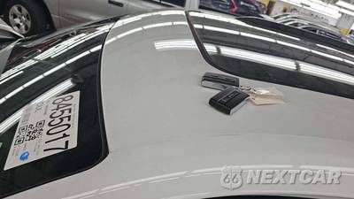 2022 Jeep Grand Cherokee Overland - zdjęcie 17 z 20 - miniatura
