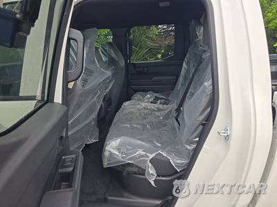 2025 Toyota Tacoma SR Crew Cab Medium Bed - zdjęcie 13 z 19 - miniatura