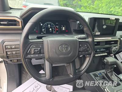 2025 Toyota Tacoma SR Crew Cab Medium Bed - zdjęcie 10 z 19 - miniatura