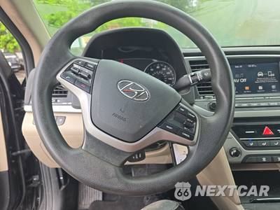 2017 Hyundai Elantra SE Sedan - zdjęcie 10 z 31 - miniatura