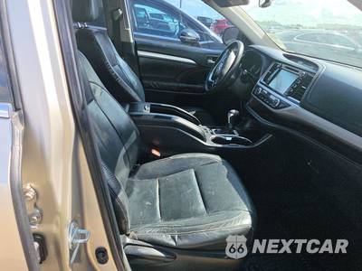 2015 Toyota Highlander XLE - zdjęcie 8 z 28 - miniatura
