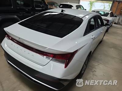 2024 Hyundai Elantra SE - zdjęcie 4 z 17 - miniatura
