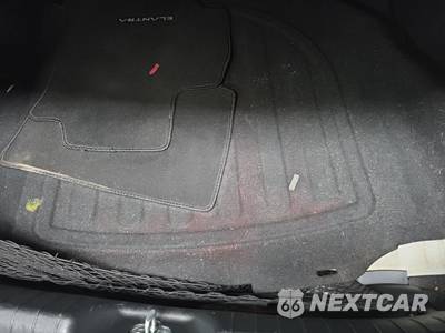 2024 Hyundai Elantra SE - zdjęcie 13 z 17 - miniatura