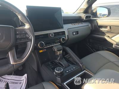 2025 Toyota Tacoma i-FORCE MAX Trailhunter Crew Cab Medium Bed - zdjęcie 11 z 21 - miniatura