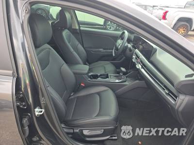 2026 Kia K4 EX Sedan - zdjęcie 8 z 24 - miniatura