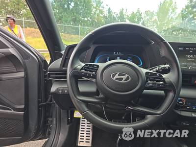 2025 Hyundai Elantra SEL Sport - zdjęcie 10 z 43 - miniatura