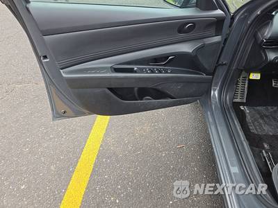2025 Hyundai Elantra SEL Sport - zdjęcie 9 z 43 - miniatura