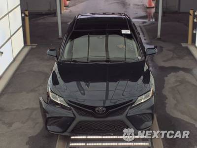 2018 Toyota Camry SE - zdjęcie 2 z 18 - miniatura