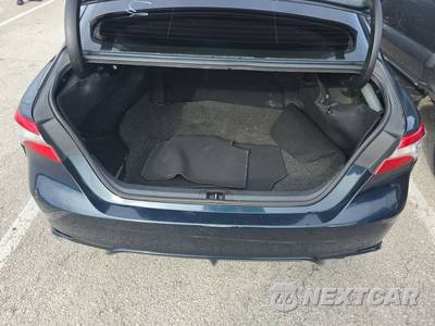 2018 Toyota Camry SE - zdjęcie 16 z 18 - miniatura