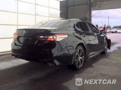 2018 Toyota Camry SE - zdjęcie 4 z 18 - miniatura