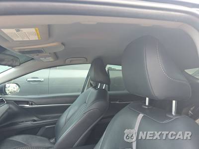 2018 Toyota Camry SE - zdjęcie 17 z 18 - miniatura