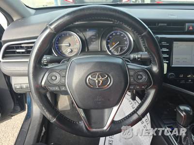 2018 Toyota Camry SE - zdjęcie 10 z 18 - miniatura