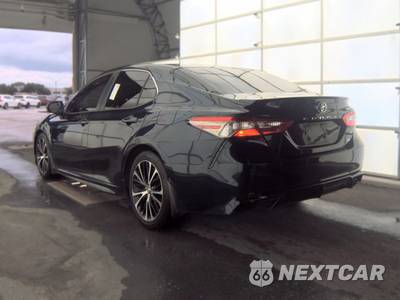 2018 Toyota Camry SE - zdjęcie 6 z 18 - miniatura