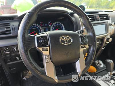 2014 Toyota 4Runner SR5 - zdjęcie 10 z 29 - miniatura
