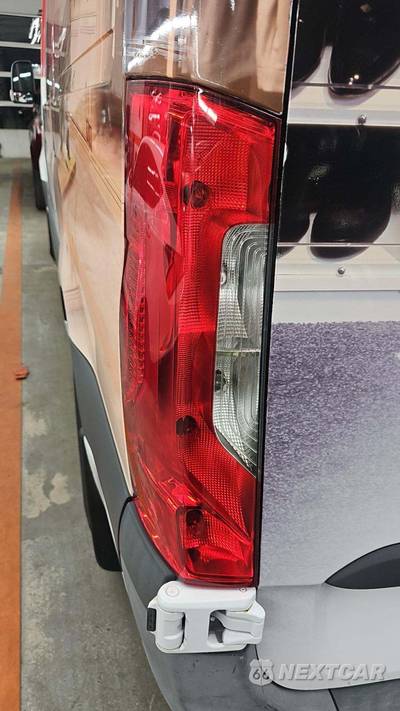 2021 Mercedes-Benz Sprinter 2500 Cargo Van Standard Roof 144.0" WB - zdjęcie 27 z 44 - miniatura