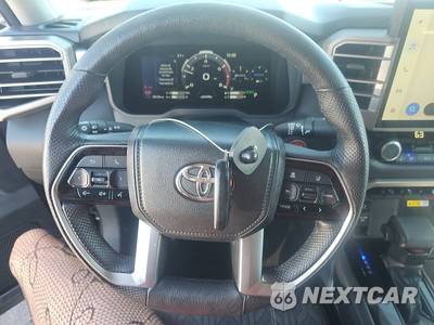 2022 Toyota Tundra Hybrid Limited Crew Cab Medium Bed - zdjęcie 10 z 35 - miniatura