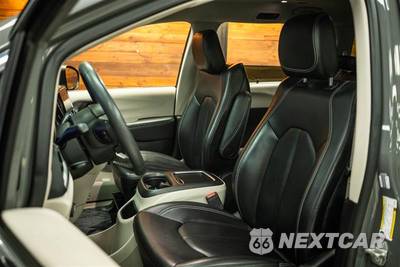 2023 Chrysler Pacifica Touring L 121.6" WB - zdjęcie 9 z 27 - miniatura