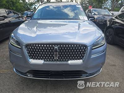 2022 Lincoln Corsair Reserve - zdjęcie 2 z 23 - miniatura