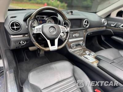 2015 Mercedes-Benz SL 550 - zdjęcie 66 z 74 - miniatura