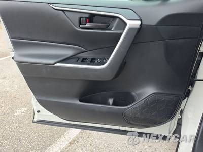 2019 Toyota RAV4 LE - zdjęcie 9 z 24 - miniatura