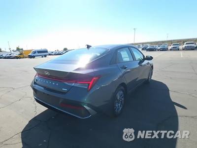 2026 Hyundai Elantra Hybrid Blue - zdjęcie 4 z 12 - miniatura