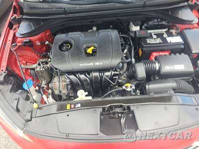 2018 Hyundai Elantra SEL Sedan - zdjęcie 16 z 23 - miniatura