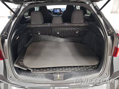 2022 Toyota C-HR XLE - zdjęcie 16 z 32 - miniatura