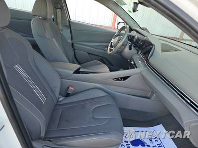 2025 Hyundai Elantra SEL Convenience - zdjęcie 8 z 21 - miniatura
