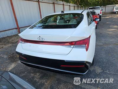 2025 Hyundai Elantra SEL Convenience - zdjęcie 5 z 21 - miniatura