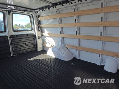 2025 GMC Savana 2500 Cargo Van 1WT 135.0" WB - zdjęcie 13 z 21 - miniatura