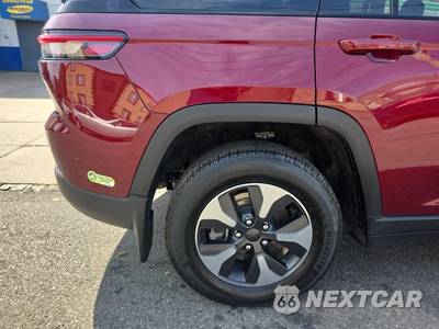 2023 Jeep Grand Cherokee 4xe - zdjęcie 10 z 27 - miniatura