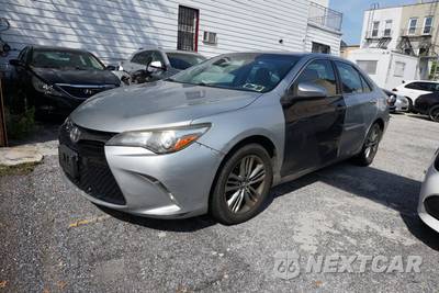 2017 Toyota Camry SE - zdjęcie 1 z 31 - miniatura