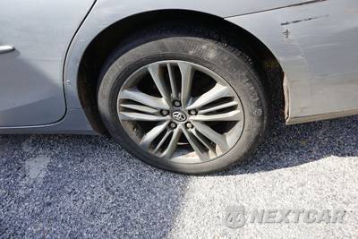 2017 Toyota Camry SE - zdjęcie 7 z 31 - miniatura