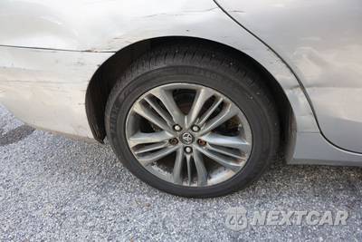 2017 Toyota Camry SE - zdjęcie 10 z 31 - miniatura